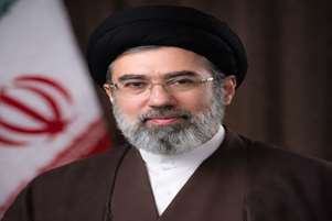 متن پیام رهبر انقلاب اسلامی به مناسبت روز کارگر و روز معلم